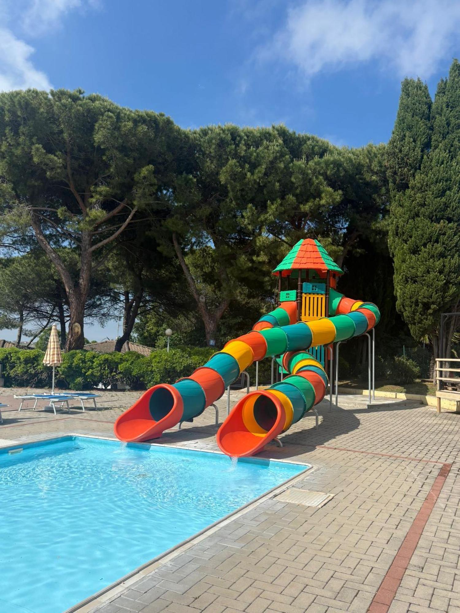 Camping Village Mar Y Sierra San Costanzo المظهر الخارجي الصورة