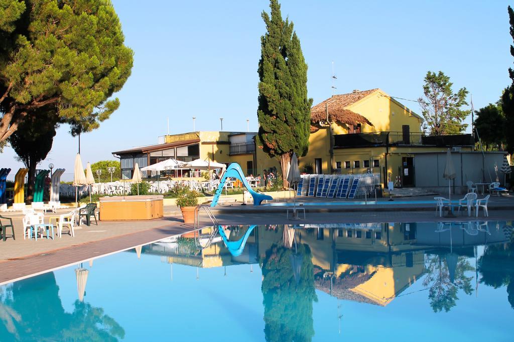 Camping Village Mar Y Sierra San Costanzo المظهر الخارجي الصورة