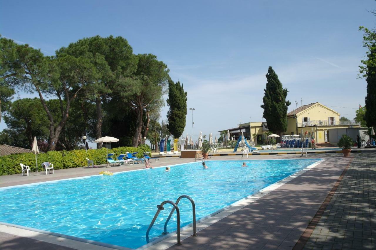 Camping Village Mar Y Sierra San Costanzo المظهر الخارجي الصورة