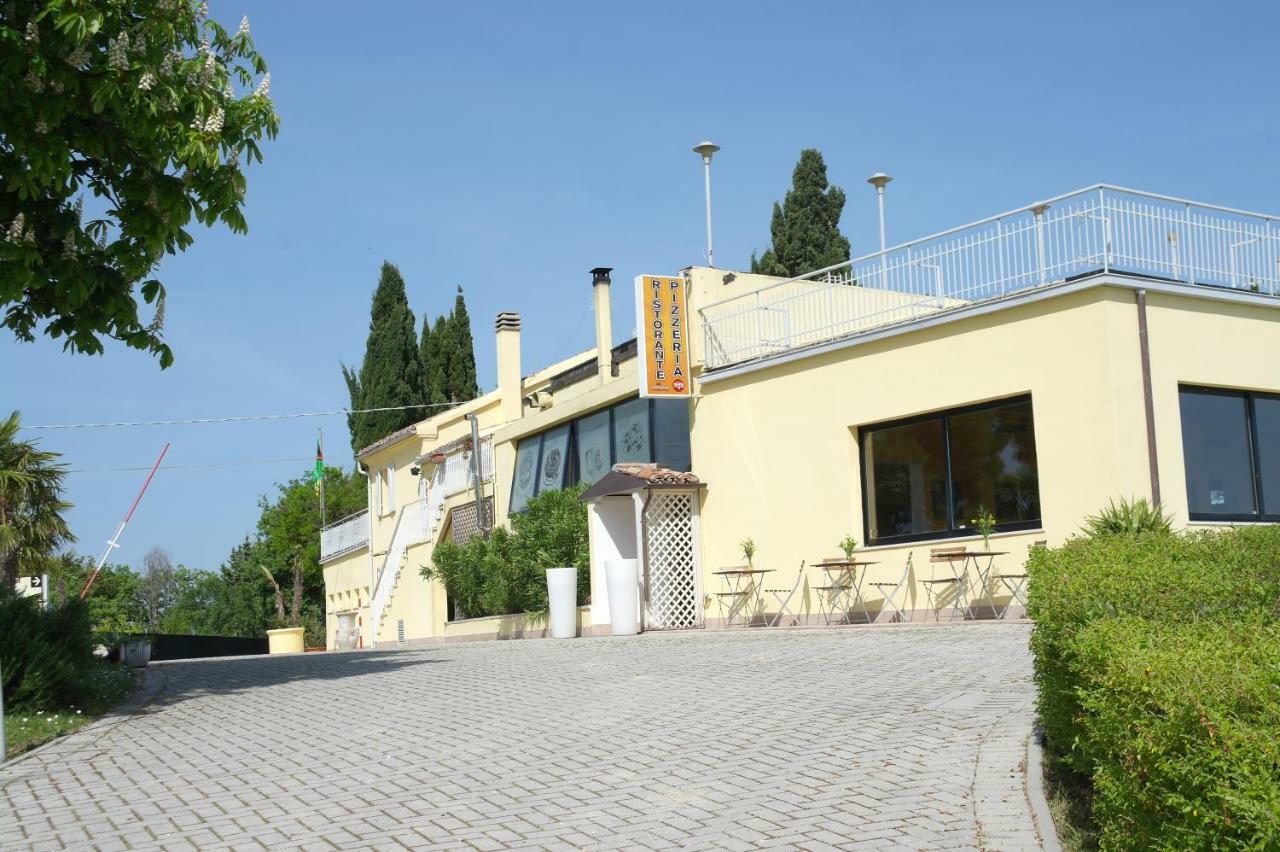 Camping Village Mar Y Sierra San Costanzo المظهر الخارجي الصورة