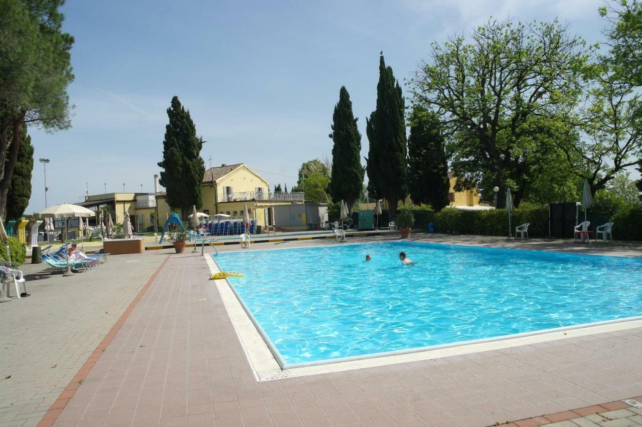 Camping Village Mar Y Sierra San Costanzo المظهر الخارجي الصورة