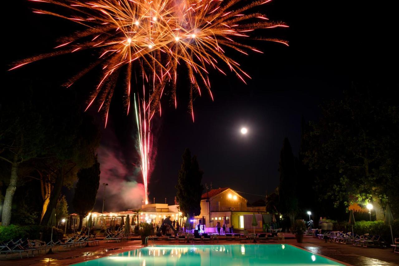 Camping Village Mar Y Sierra San Costanzo المظهر الخارجي الصورة